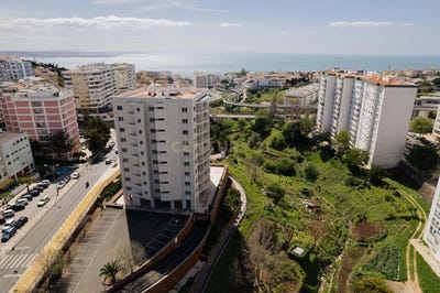 /international/pt/estrada-de-paco-de-arcos-11-paco-de-arcos-portugal-oeiras-e-sao-juliao-da-barra-lisbon-310105263929/