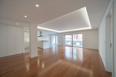 /international/pt/rua-angola-santa-iria-de-azoia-lisbon-310102836624/