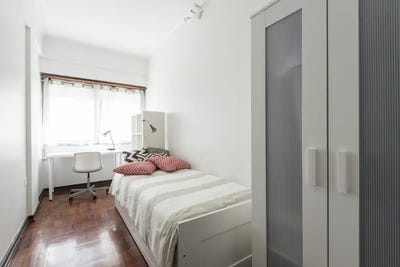 /international/pt/avenida-visconde-de-valmor-lisbon-lisbon-310093873331/