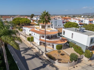 /international/pt/montenegro-faro-310108188845/