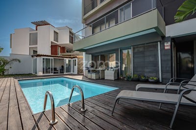 /international/pt/oeiras-lisbon-310100666619/