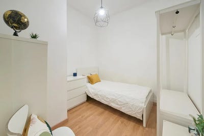 /international/pt/rua-carvalho-araujo-lisbon-lisbon-310093860965/