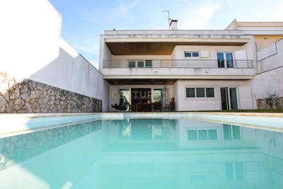 /international/pt/ramada-e-canecas-lisbon-310099842741/
