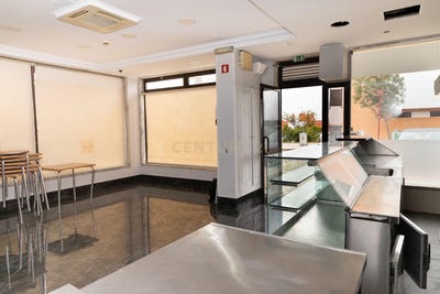 /international/pt/rua-dr-jose-pinto-peixoto-porto-salvo-lisbon-310107642940/