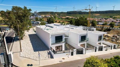 /international/pt/santa-maria-lisbon-310097748436/