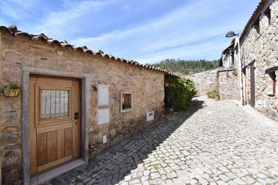 /international/pt/coimbra-lisbon-310102846726/