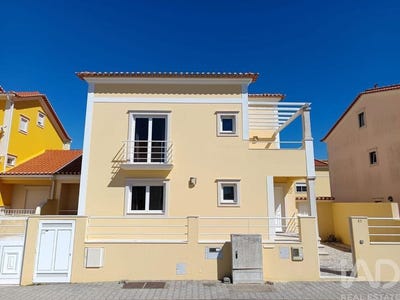 /international/pt/atouguia-da-baleia-leiria-310107255604/