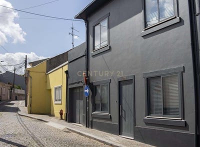 /international/pt/rua-artur-neves-325-pedroucos-porto-310105028968/