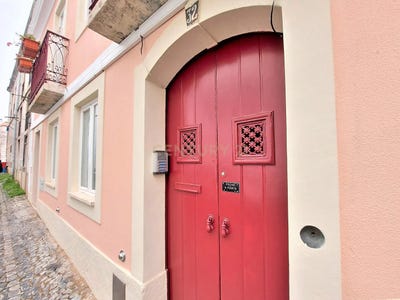 /international/pt/estrela-lisbon-310100484189/