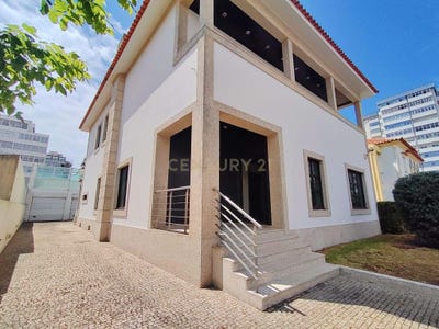 /international/pt/rua-casa-poveiros-do-rio-povoa-de-varzim-porto-310103446676/