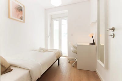 /international/pt/rua-actor-joao-rosa-lisbon-lisbon-310096791999/
