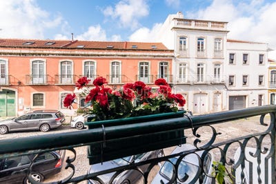/international/pt/estrela-lisbon-310098105160/