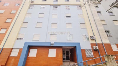 /international/pt/rua-dos-tres-vales-75-caparica-portugal-caparica-e-trafaria-setubal-municipality-310107174781/