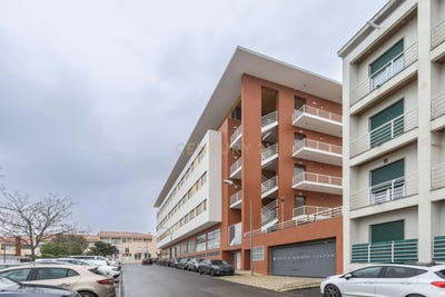 /international/pt/estrada-da-ajuda-para-carnaxide-5-loja-5-carnaxide-e-queijas-lisbon-310105188538/