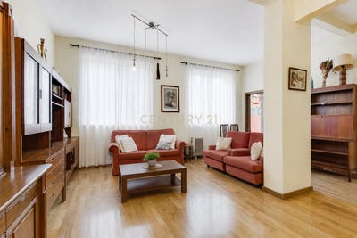 /international/pt/rua-eduardo-brasao-lisbon-portugal-arroios-lisbon-310108368152/