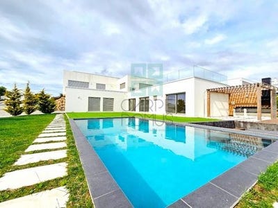 /international/pt/peniche-leiria-310107790677/