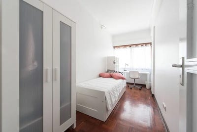 /international/pt/avenida-visconde-de-valmor-lisbon-lisbon-310093872891/