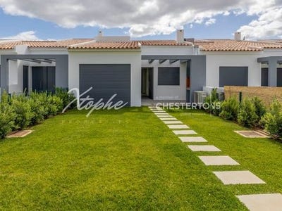 /international/pt/aldeia-do-golfe-loule-faro-310100796321/
