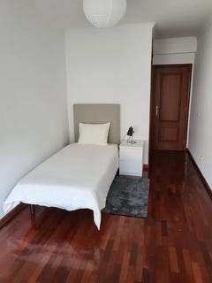 /international/pt/rua-da-bombarda-lisbon-lisbon-310093841893/