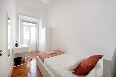 /international/pt/rua-chaby-pinheiro-lisbon-lisbon-310094618274/