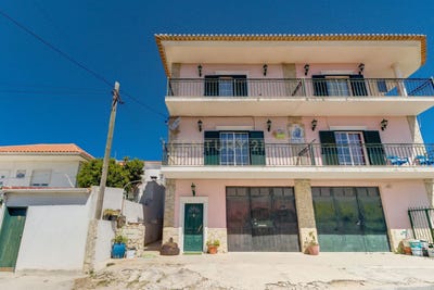 /international/pt/rua-de-santo-antonio-almargem-do-bispo-lisbon-310103513887/