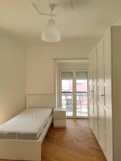 /international/pt/praca-25-de-abril-amadora-lisbon-310093857945/