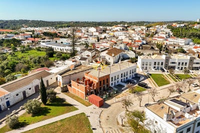 /international/pt/moncarapacho-faro-310106575672/