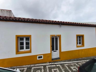 /international/pt/rua-francisco-raposo-oliveira-10-nordeste-portugal-ilha-de-sao-miguel-azores-310107520445/