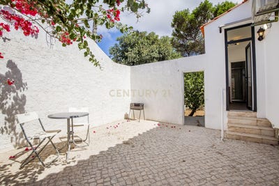 /international/pt/rua-sant-ana-cascais-e-estoril-lisbon-310108921854/