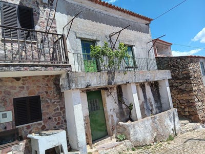 /international/pt/rua-do-carqueijal-penha-garcia-castelo-branco-310100668349/