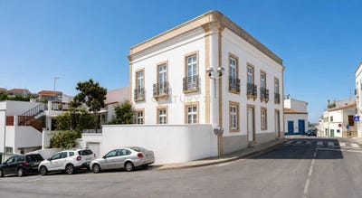 /international/pt/largo-5-de-dutubro-antigo-largo-da-carreira-1-7670-251-ourique-portugal-ourique-beja-310108830933/