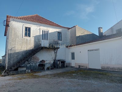 /international/pt/travessa-da-moura-atouguia-lisbon-310097187130/