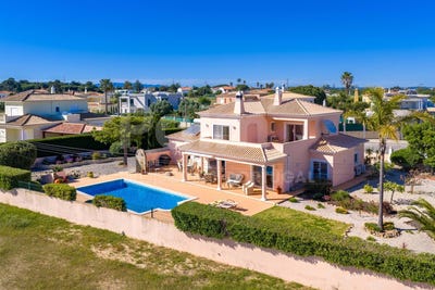 /international/pt/porches-faro-310107498869/