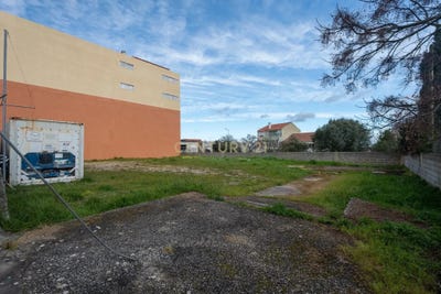 /international/pt/av-revoluo-26-amadora-portugal-mina-de-agua-lisbon-310106050551/