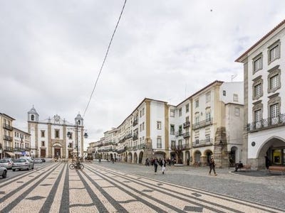 /international/pt/centro-historico-evora-evora-120086455966/
