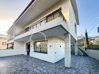 /international/pt/camara-de-lobos-madeira-310107676593/