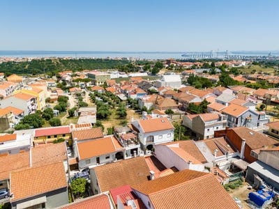 /international/pt/rua-aventureiros-unhos-portugal-camarate-lisbon-310108591751/