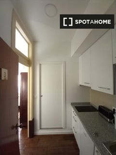 /international/pt/coimbra-lisbon-120084054507/