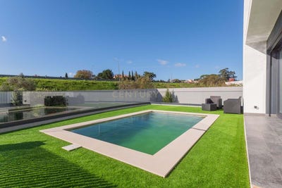 /international/pt/rua-de-nossa-senhora-da-conceio-lote-42-rio-de-mouro-lisbon-310103801570/