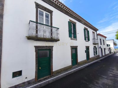 /international/pt/rua-da-santa-casa-da-misericordia-8-lagoa-portugal-lagoa-e-carvoeiro-azores-310108589038/