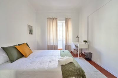 /international/pt/avenida-joao-xxi-lisbon-lisbon-310108644794/