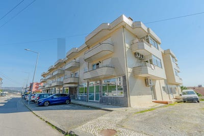 /international/pt/vila-de-cucujaes-aveiro-310108101995/