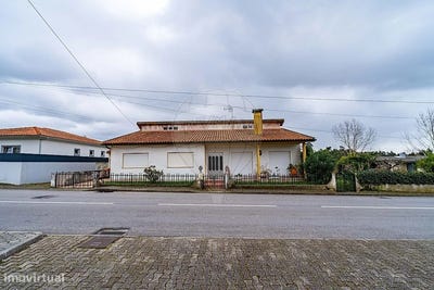 /international/pt/bustos-aveiro-310099354431/