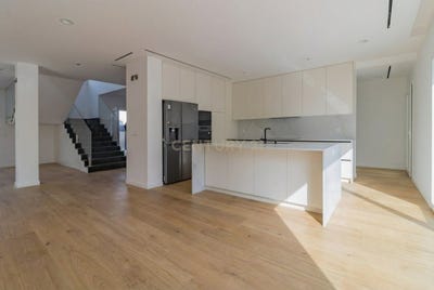 /international/pt/rua-amalia-rodrigues-71-entroncamento-portugal-nossa-senhora-de-fatima-lisbon-310104458395/