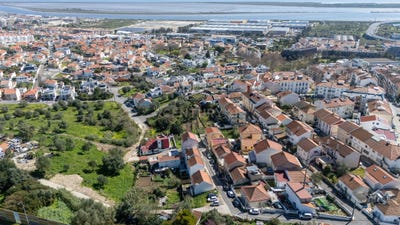 /international/pt/rua-catarina-eufemia-16-santa-iria-de-azoia-portugal-santa-iria-de-azoia-lisbon-310105057252/