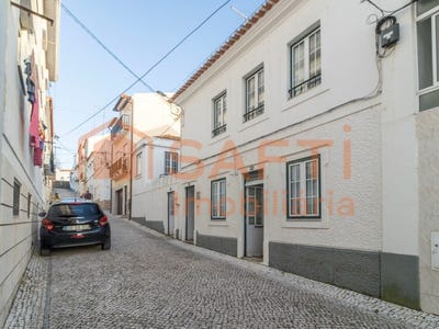 /international/pt/nazare-leiria-310100490436/