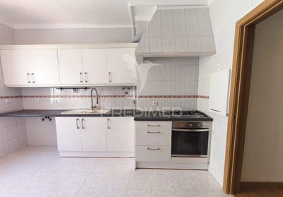/international/pt/rio-de-mouro-sintra-lisbon-310108428407/