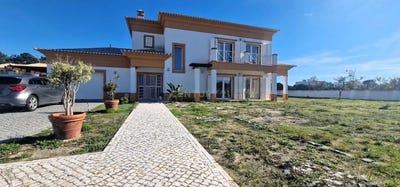/international/pt/avenida-das-courelas-da-brava-36-quinta-do-conde-portugal-quinta-do-conde-setubal-municipality-310108511246/