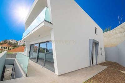/international/pt/caminho-das-romeiras-casa-c-ilha-da-madeira-madeira-310103447257/