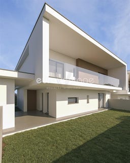 /international/pt/leiria-pousos-barreira-e-cortes-leiria-310100915139/